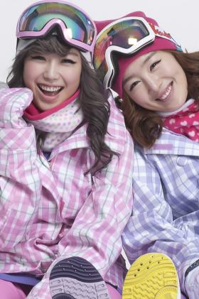 วง SECRET, บางยงกุ๊ก (Bang Yong Gook) และคิมฮิมชาน (Kim Him Chan) เป็นพรีเซ็นเตอร์ให้กับแบรนด์ The Kellan!