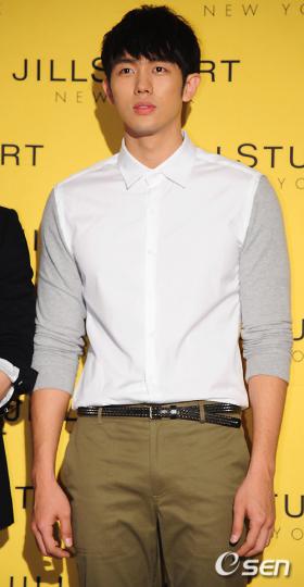 ซีลอง (Seulong) ไม่สามารถร่วมแสดงละครเรื่อง Korean Peninsula 