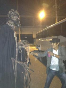 ลีบยองฮุน (Lee Byung Hun) แสดงสปิริตสำหรับเทศกาล Halloween!