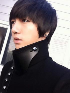 เยซอง (Ye Sung) ทักทายแฟนๆ ด้วยภาพของเขา