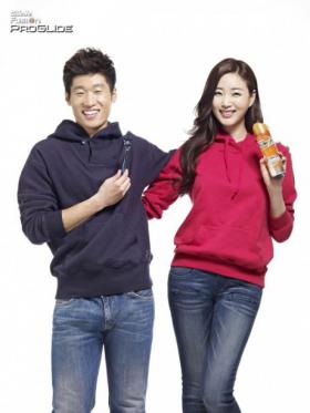คิมซาราง (Kim Sa Rang) และปาร์คจิซอง (Park Ji Sung) ร่วมกันถ่ายภาพสำหรับ Gillette