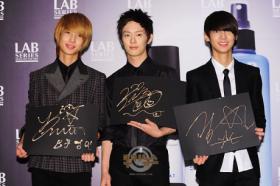 วงน้องใหม่ Boyfriend ไปร่วมกิจกรรมของแบรนด์ Lab Series 