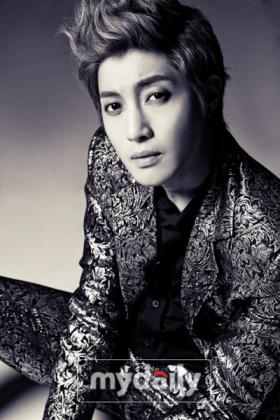 ยอดสั่งจองอัลบั้มลิมิเต็ด Lucky Guy ของคิมฮยอนจุง (Kim Hyun Joong) จำหน่ายหมด!