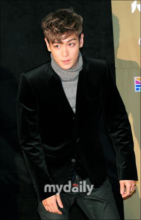 ท็อป (T.O.P) ไปร่วมงาน Chung Ryong Movie Film Awards Hand-Print ครั้งที่ 32 