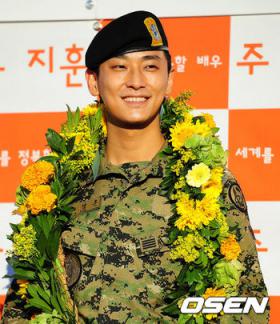 จูจิฮุน (Joo Ji Hoon) ปลดประจำการจากกองทัพ!