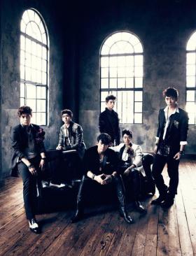วง 2PM แสดงเพลง Ultra Lover ในรายการ Music Fair 