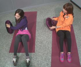 คูฮาร่า (Goo Hara) และ Nicole เผยเคล็ดลับให้มีกล้ามหน้าท้องที่สวยงาม?