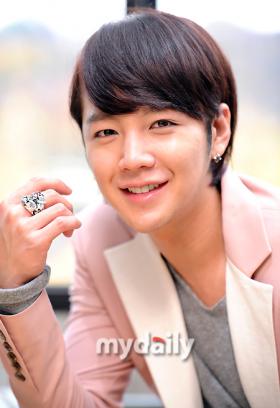 จางกึนซอค (Jang Geun Suk) ร่วมประมูลเพื่อนำเงินไปมอบให้กับ UNICEF!