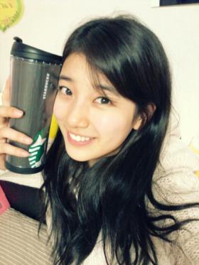 Suzy ขอบคุณเพื่อนๆ ของเธอสำหรับของขวัญ