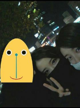 ภาพพิสูจน์ความสนิทสนมของนักร้อง IU และ Suzy?