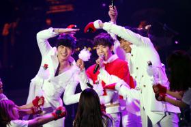 วง 2AM ประสบความสำเร็จในการแสดงคอนเสิร์ตคริสต์มาส!