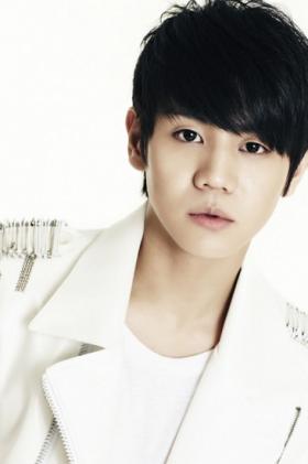 โยซบ (Yoseob) ฉลองครบรอบวันเกิด 23 ปีของเขา!