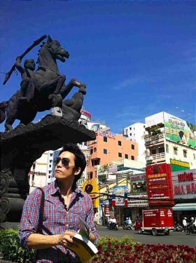 ซงซึงฮุน (Song Seung Hun) ทักทายแฟนๆ ของเขา