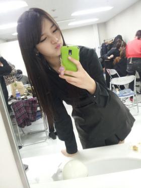 Suzy ทักทายแฟนๆ ก่อนที่จะเดินพรมแดง!
