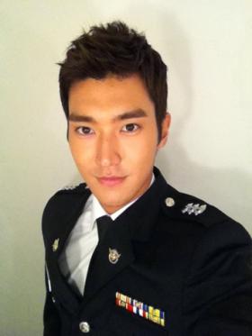 Twitter ของชอยซีวอน (Choi Si Won) ถูกแฮ็ค!