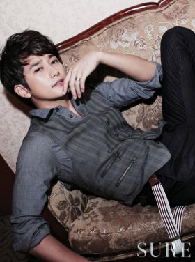 ปาร์คซิฮู (Park Si Hoo) โชว์เสน่ห์ที่ดูคมเข้มในนิตยสาร Sure 
