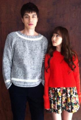 Jessica แสดงฉากโรแมนติคกับลีดงวุค (Lee Dong Wook) ในเรื่อง Wild Romance!