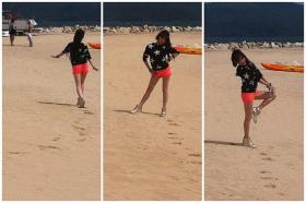 ภาพปาร์คบอม (Park Bom) ที่ชายหาด