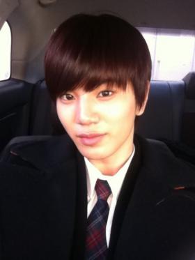 ซองจง (Sung Jong) จบการศึกษาไฮสคูล!