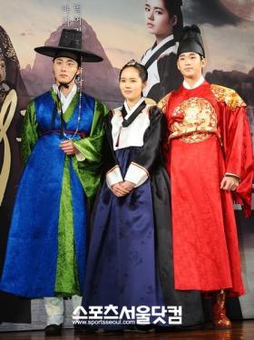โปรดิวเซอร์ละครยอดนิยม The Moon That Embraces the Sun ปฏิเสธเพิ่ม 4 ตอน!