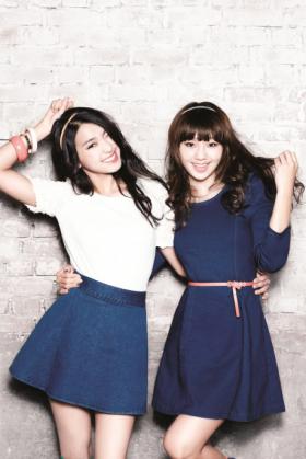 วง SISTAR ถ่ายภาพให้เครื่องแต่งกายแบรนด์ Plastic Island 