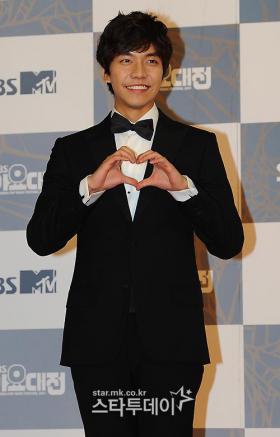 ลีซึงกิ (Lee Seung Gi) ยืนยันออกจากรายการ Strong Heart แน่นอน!