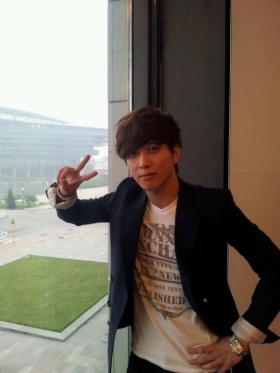 จองยองฮวา (Jung Yong Hwa) ทักทายแฟนๆ