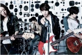 วง C.N. Blue ครองชาร์ตด้วยเพลงใหม่ Hey You!