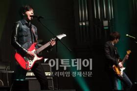 จองยองฮวา (Jung Yong Hwa) อยากติดชาร์ต Billboard!