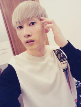 อึนฮยอค (Eun Hyuk) ทักทายแฟนๆ!