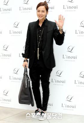 ศิลปินมากมายไปร่วมงานเปิดร้านของกระเป๋าแบรนด์เนม L’inoui!