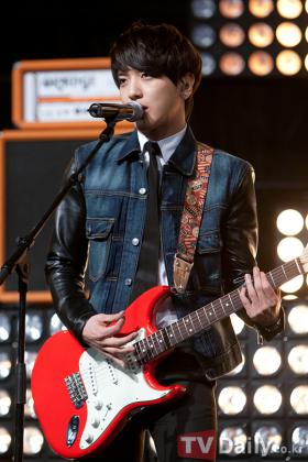 จองยองฮวา (Jung Yong Hwa) มุ่งทำผลงานใหม่!