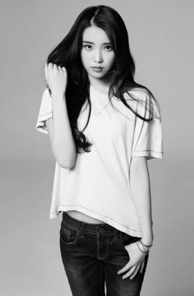 IU จะมีผลงานใหม่ในช่วงต้นเดือนพฤษภาคม!