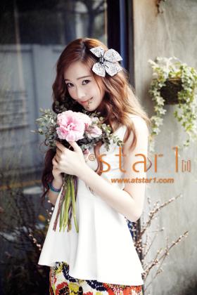 Jessica ถ่ายภาพสำหรับฤดูใบไม้ผลิในนิตยสารแฟชั่น At Style