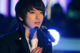 จองยองฮวา (Jung Yong Hwa) ให้การสนับสนุนศิลปินรุ่นน้อง