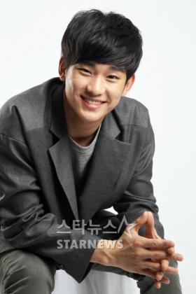 คิมซูฮยอน (Kim Soo Hyun) แสดงในภาพยนตร์เรื่อง Secret to Greatness 