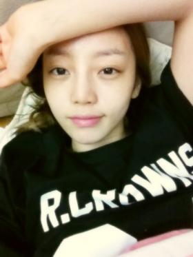 คูฮาร่า (Goo Hara) ทักทายแฟนๆ ในวันอากาศดี