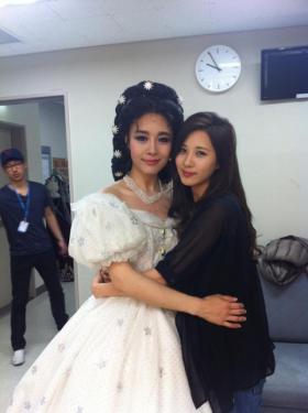ซอฮยอน (Seo Hyun) ไปให้กำลังใจโอ๊คจูฮยอน (Ock Joo Hyun)
