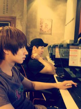 คิมฮีชอล (Kim Hee Chul) ถ่ายภาพกับจองอุยชอล (Jung Eui Chul)!