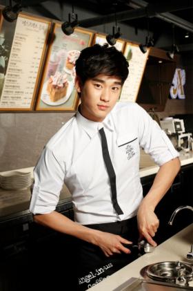 คิมซูฮยอน (Kim Soo Hyun) ได้รับความนิยมในกลุ่มไอดอลเช่นกัน!