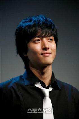 ลีดองกัน (Lee Dong Gun) จะกลับมาแสดงละครเรื่อง The Secret Lovers?