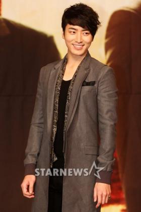 ลีจุนฮยอค (Lee Jun Hyuk) จะเข้าเป็นทหารในเดือนมิถุนายนนี้