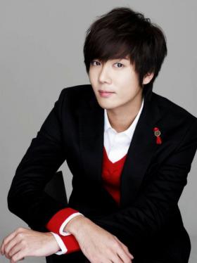 คิมคยูจง (Kim Kyu Jong) จะเข้าเป็นทหารเดือนกรกฎาคม!