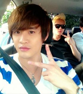 จุนโฮ (Junho) ฝาแฝดของจุนซู (Junsu) ทักทายแฟนๆ 