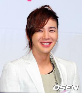 จางกึนซอค (Jang Geun Suk) มอบของขวัญขอบคุณทีมงานละครเรื่อง Love Rain