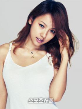 ลีฮโยริ (Lee Hyori) เป็นพรีเซ็นเตอร์นางแบบสำหรับ Swarovski