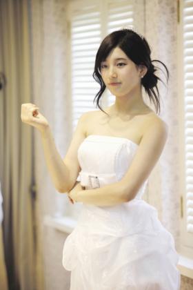 ภาพ Suzy ในชุดแต่งงานสำหรับละครเรื่อง Big
