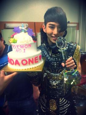 โจควอน (Jo Kwon) ฉลองรางวัลจากรายการ Music Bank!