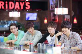 วง C.N. Blue เป็นพรีเซ็นเตอร์ให้กับ T.G.I. Friday’s