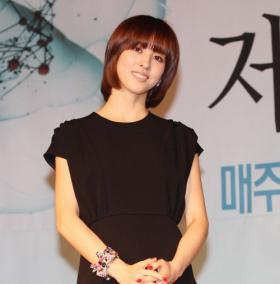 ฮันเฮจิน (Han Hye Jin) ไปลอนดอน เพื่อเป็นพิธีกรรายการทอล์คโชว์ Healing Camp 